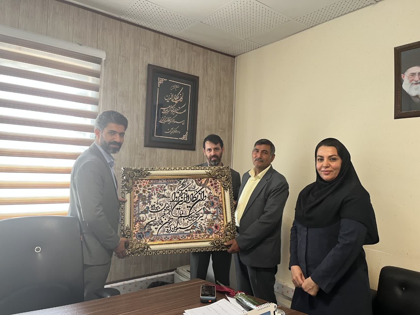 تقدیر از همکار بازنشسته اداره کل راه و شهرسازی استان خراسان شمالی